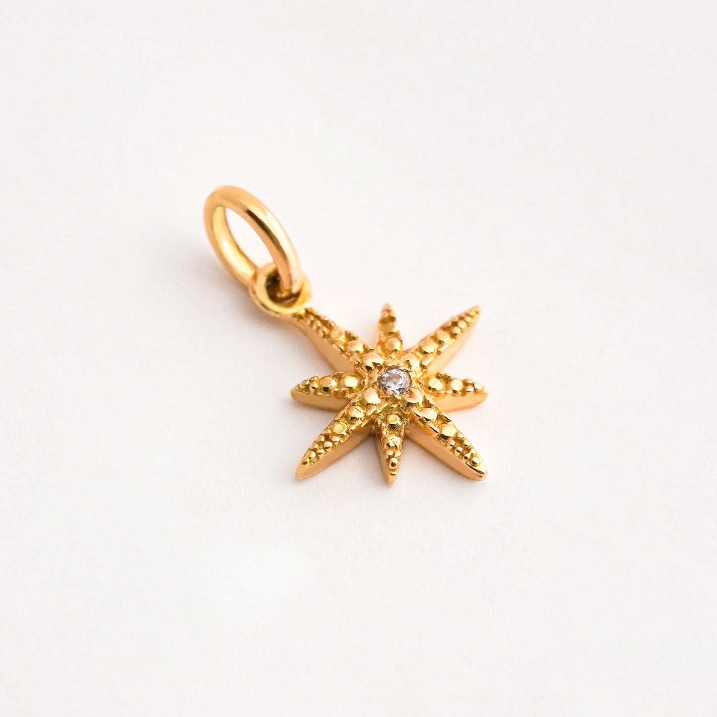Dije Estrella Fugaz Oro 18K
