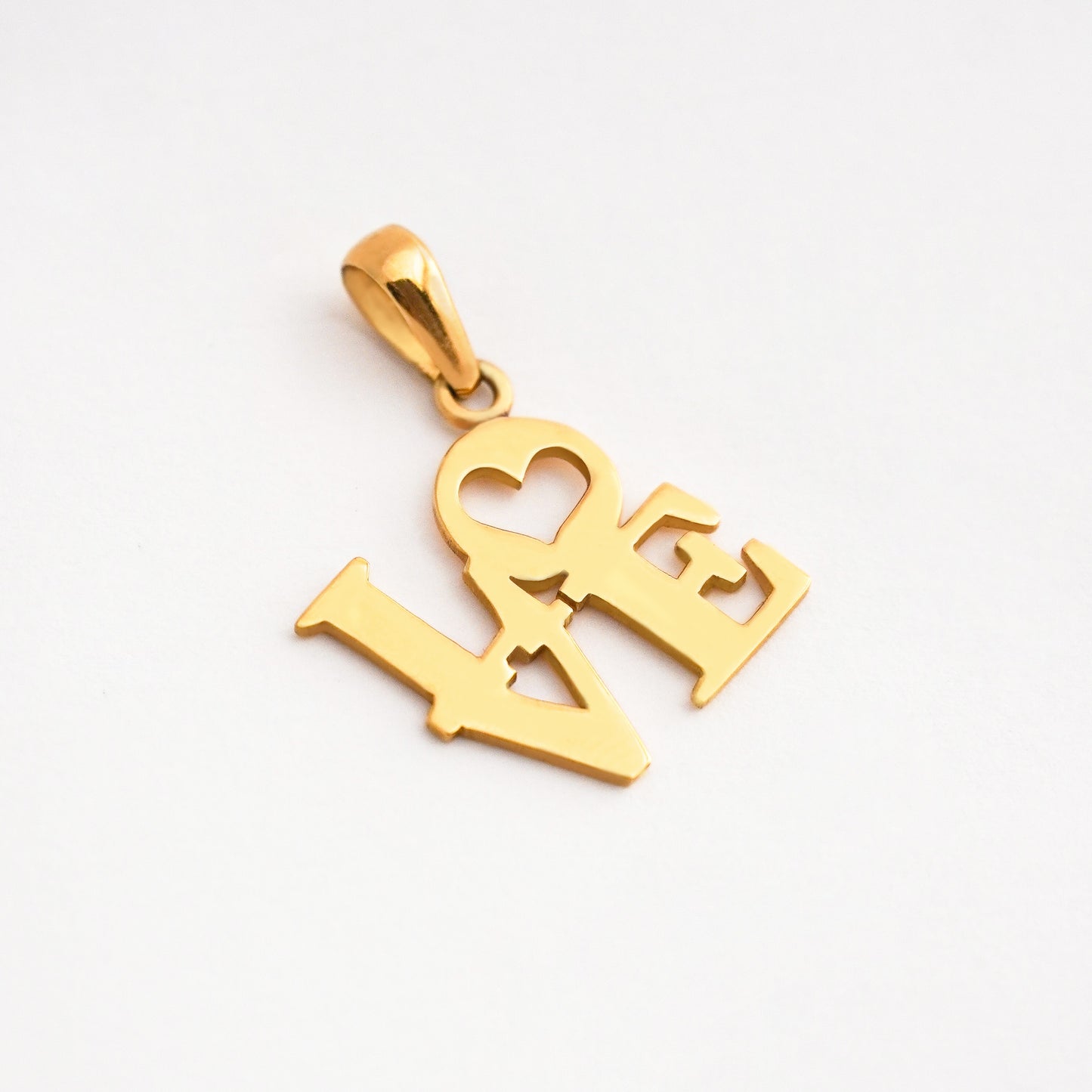 Dije Love Oro 18K