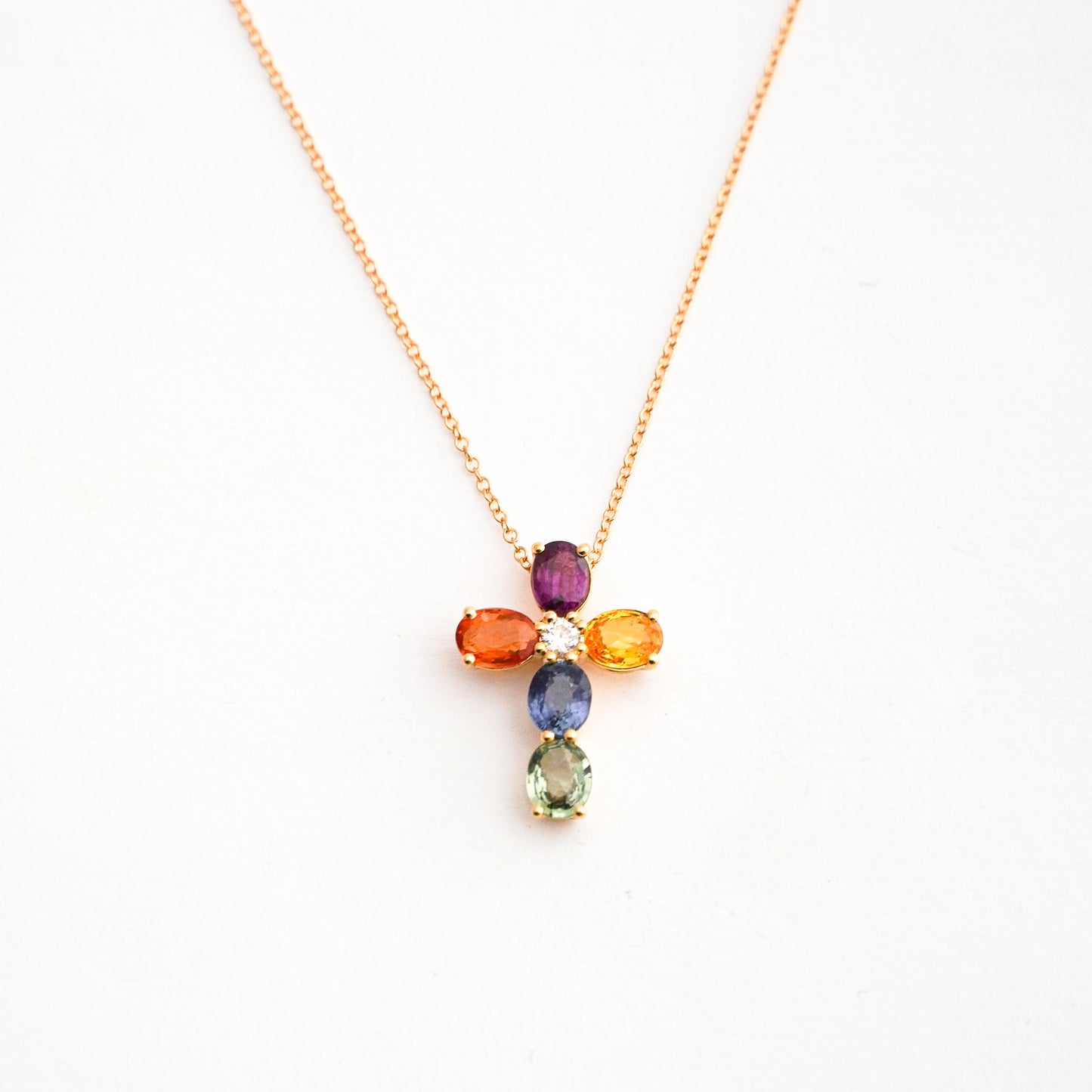 Collar Cruz Rainbow con Diamantes Naturales en Oro 18K