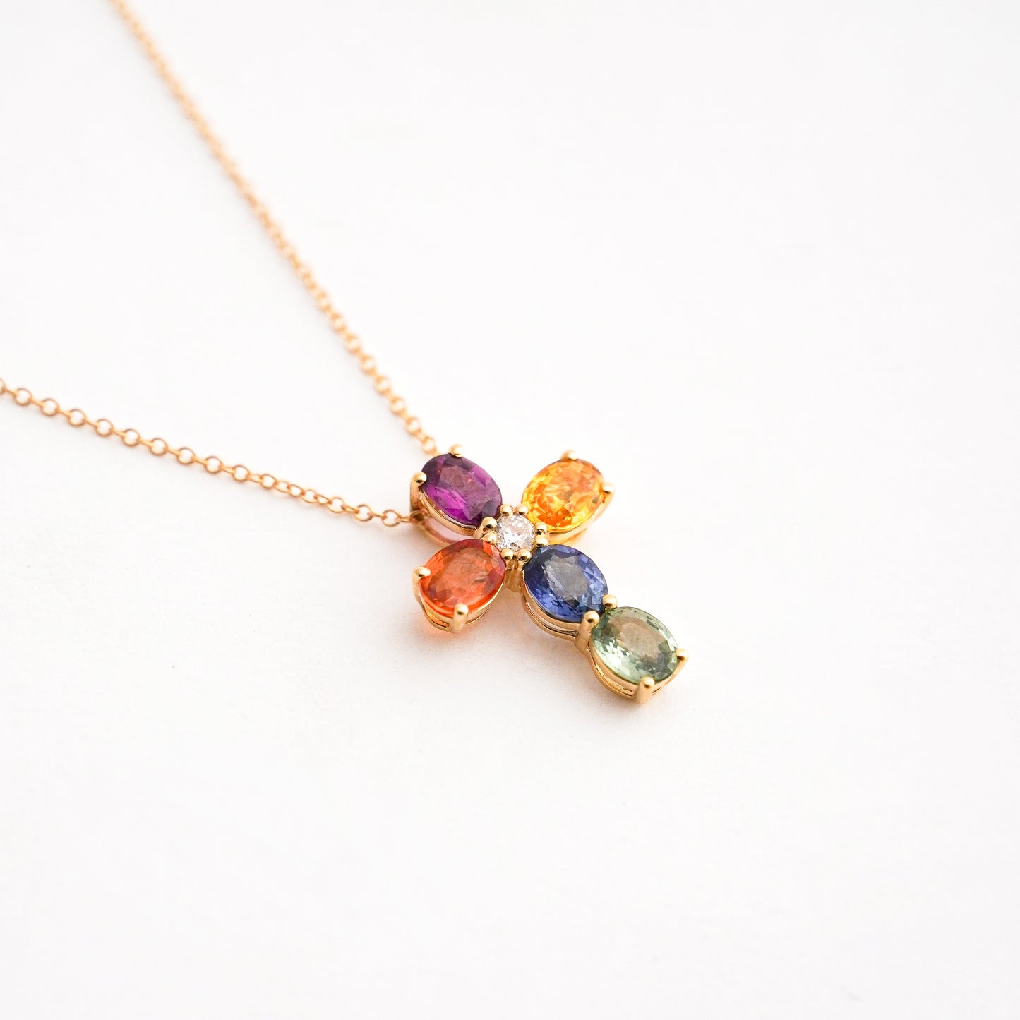 Collar Cruz Rainbow con Diamantes Naturales en Oro 18K