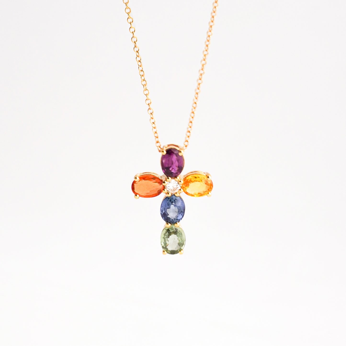 Collar Cruz Rainbow con Diamantes Naturales en Oro 18K
