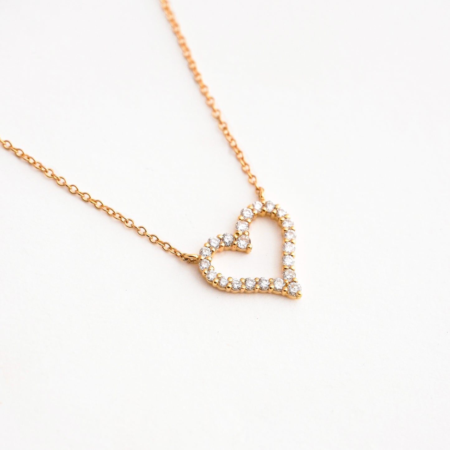 Collar Corazón Pavé con Diamantes Naturales en Oro 18K