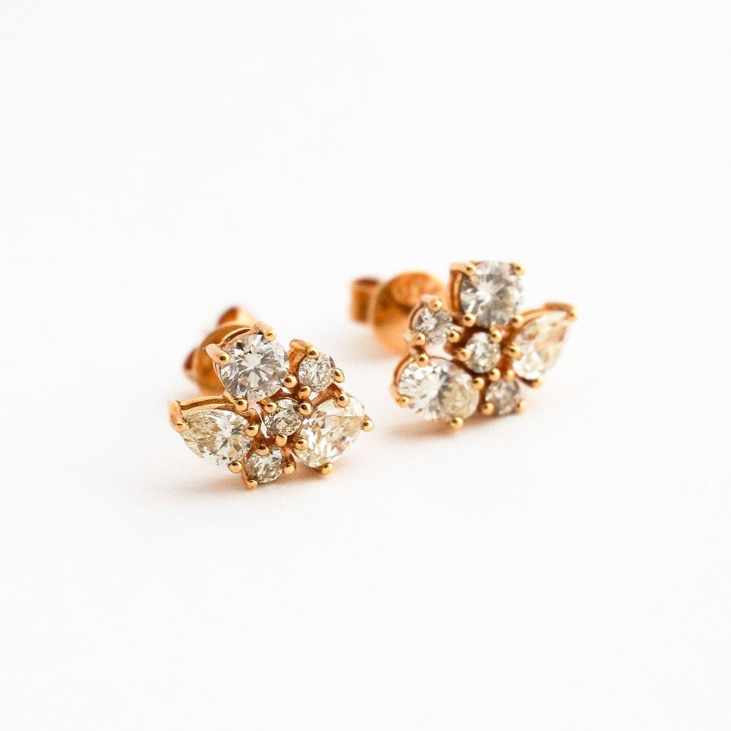 Aretes Harmony con Diamantes Naturales en Oro 18K