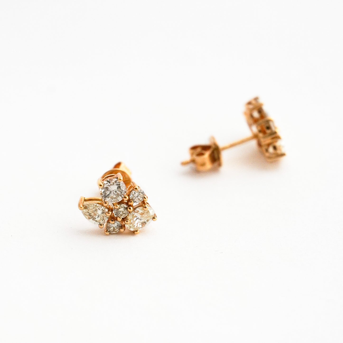 Aretes Harmony con Diamantes Naturales en Oro 18K