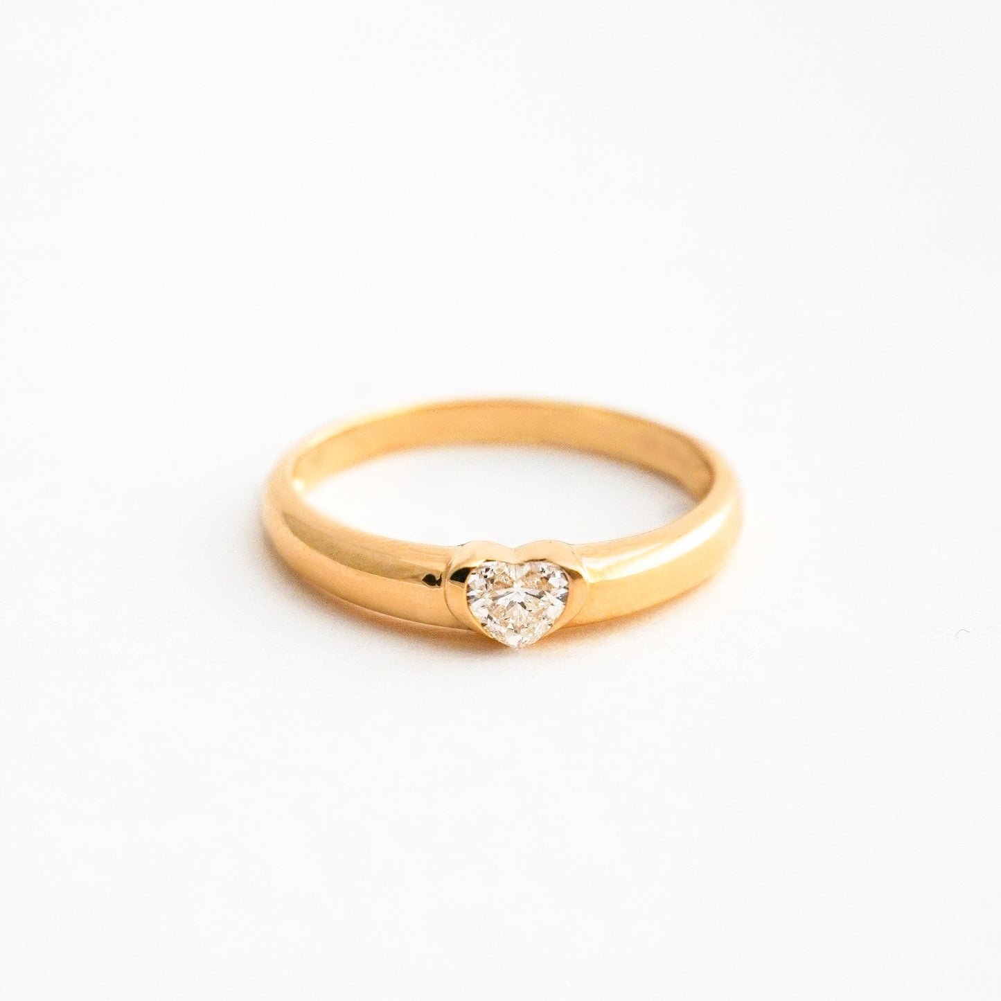 Anillo Corazón Bold con Diamantes Naturales en Oro 18K