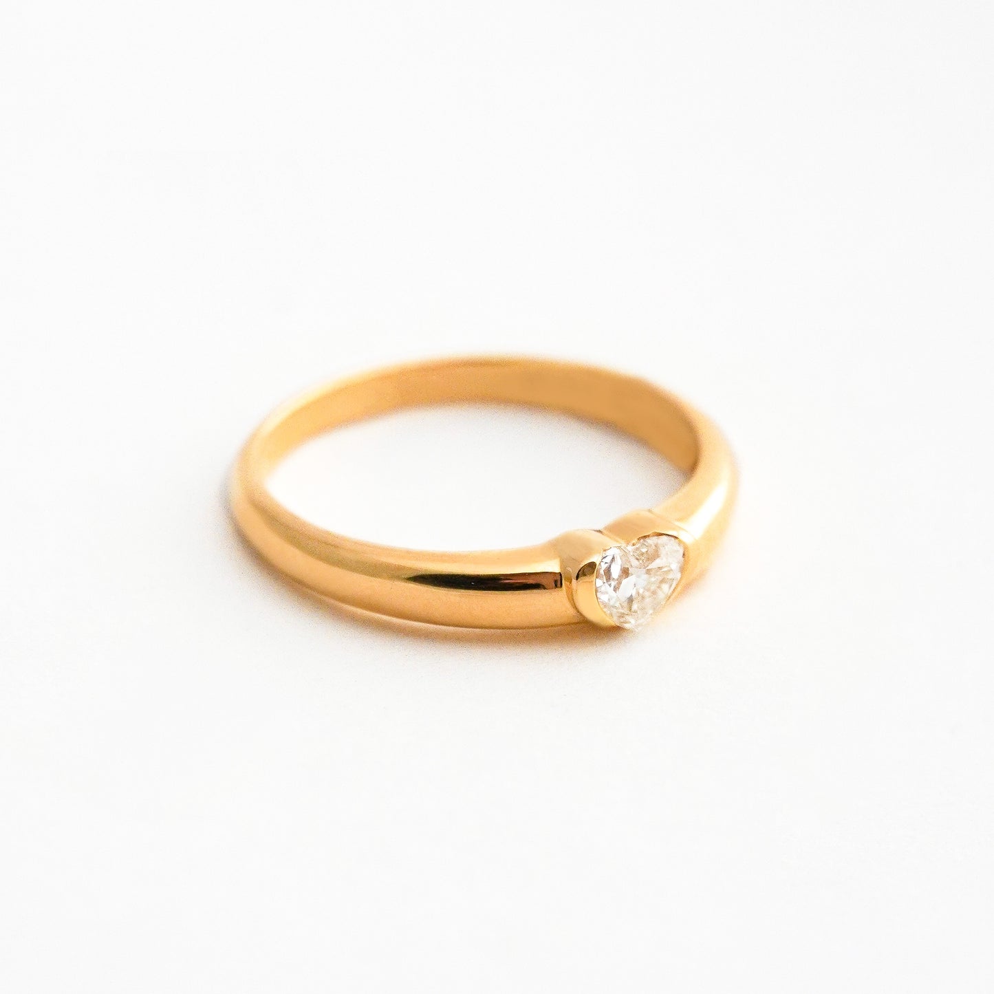 Anillo Corazón Bold con Diamantes Naturales en Oro 18K