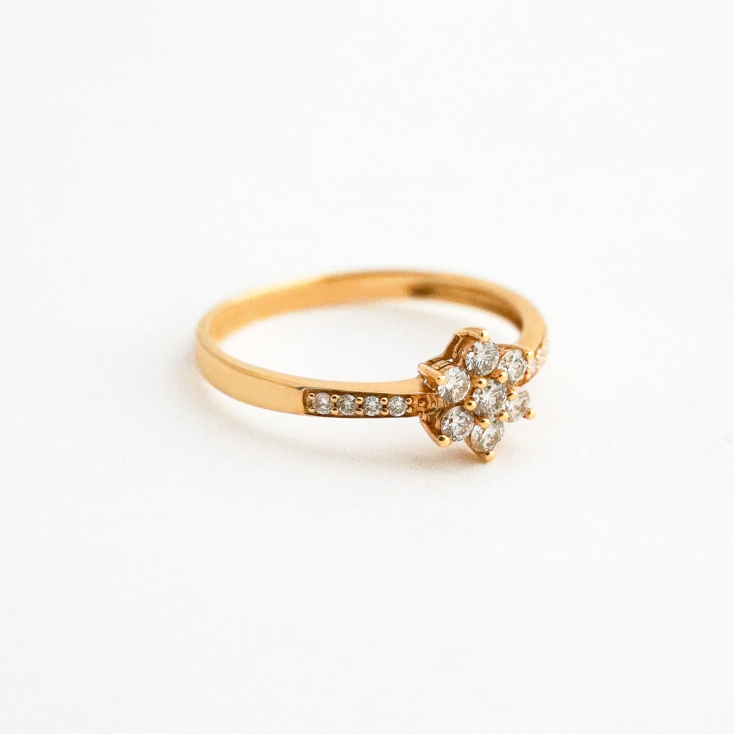 Anillo Roseta Riviere con Diamantes 0.30 cts en Oro 18K