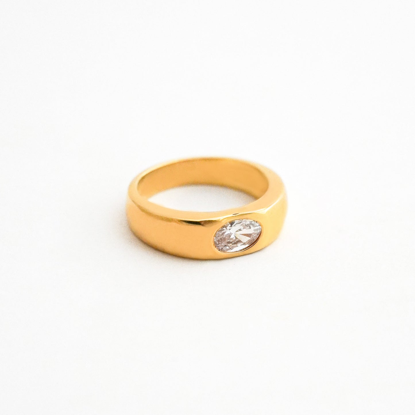Anillo Chevalier Oval en Oro 18K