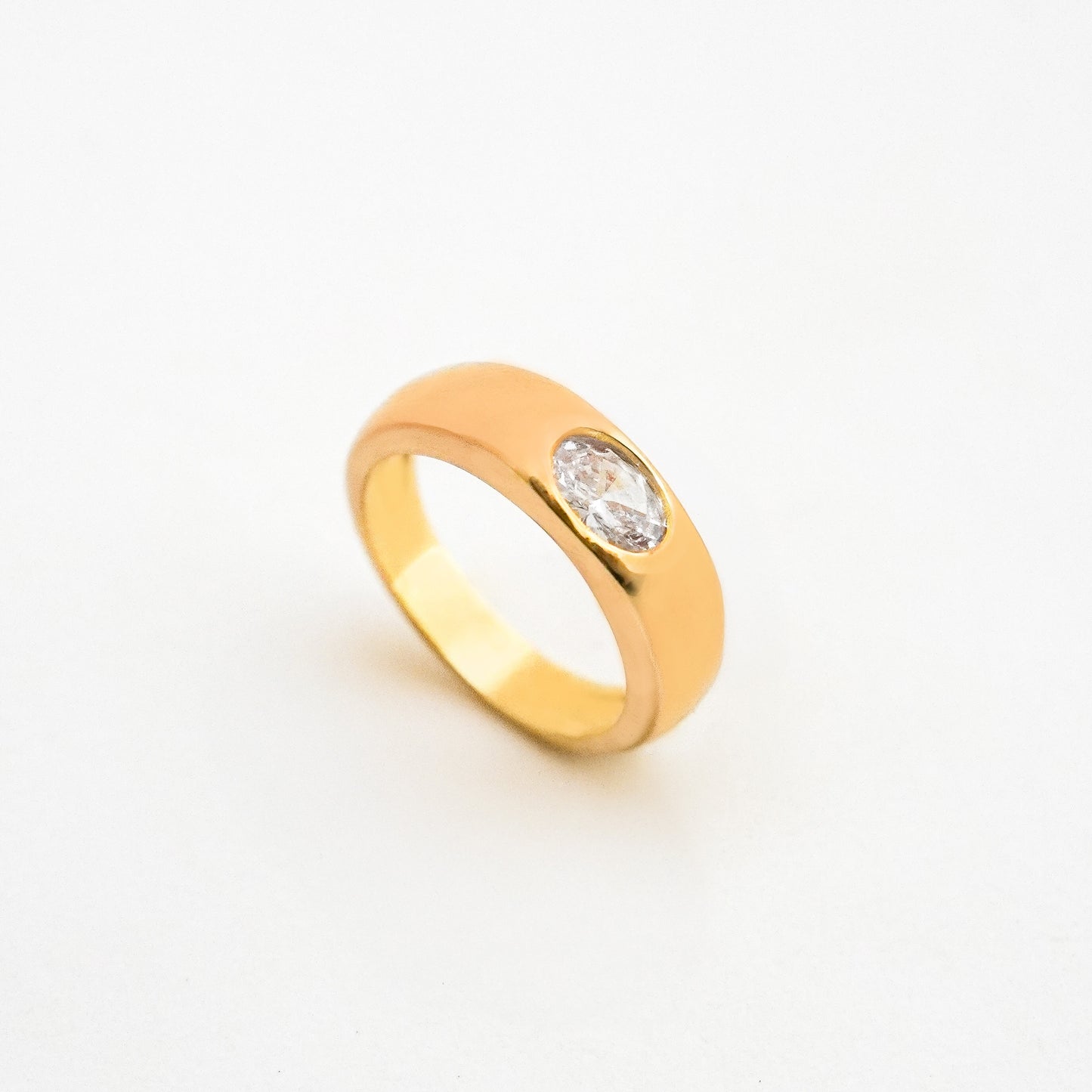 Anillo Chevalier Oval en Oro 18K