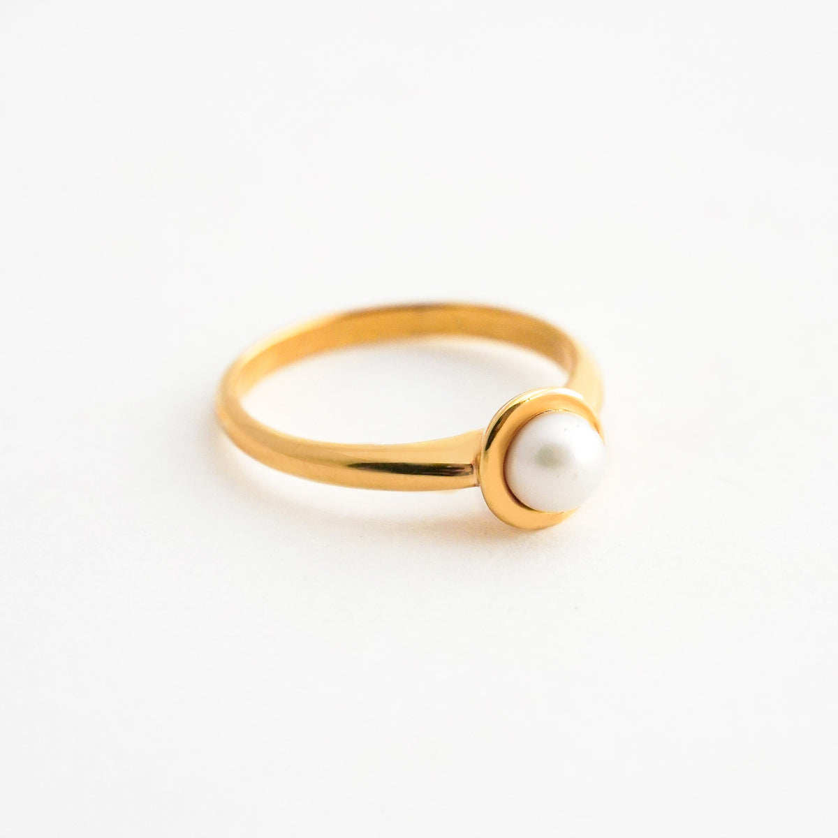 Anillo copa con perla Oro 18k