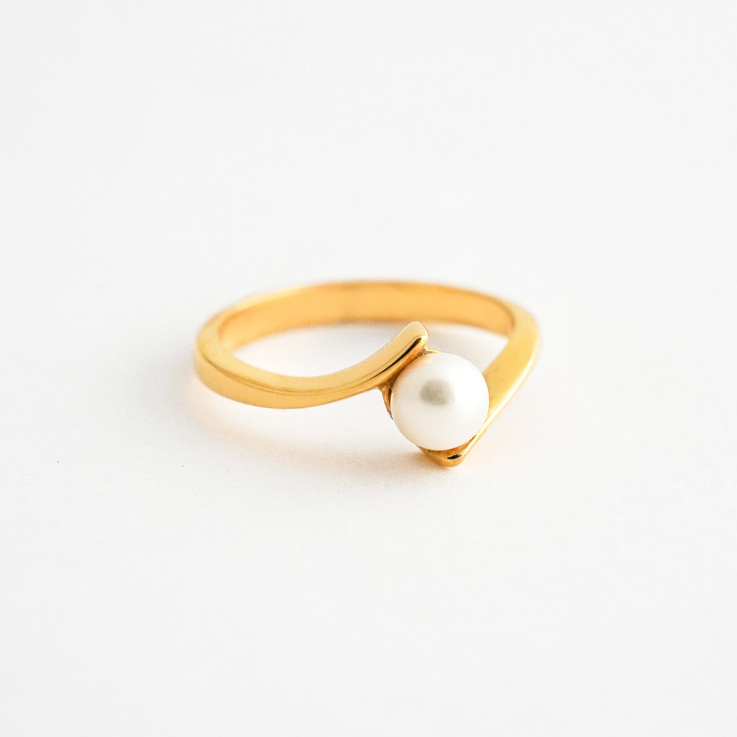 Anillo Perla Mar con Perla Cultivada 5 mm en Oro 18K