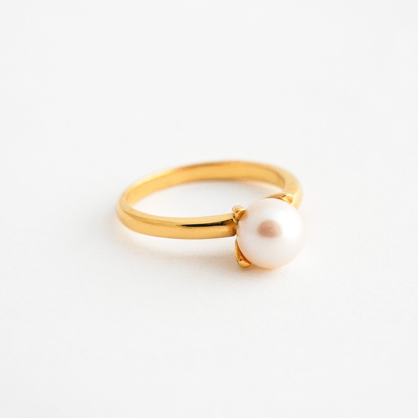 Anillo Grueso con Perla Cultivada 7 mm en Oro 18K
