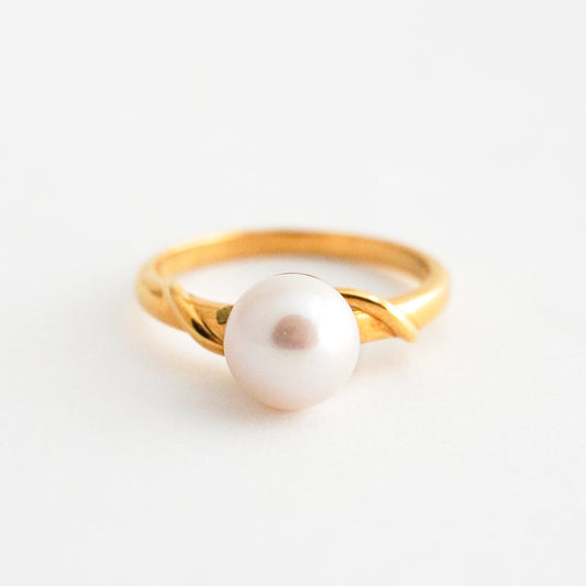 Anillo Megin con Perla Cultivada en Oro 18K