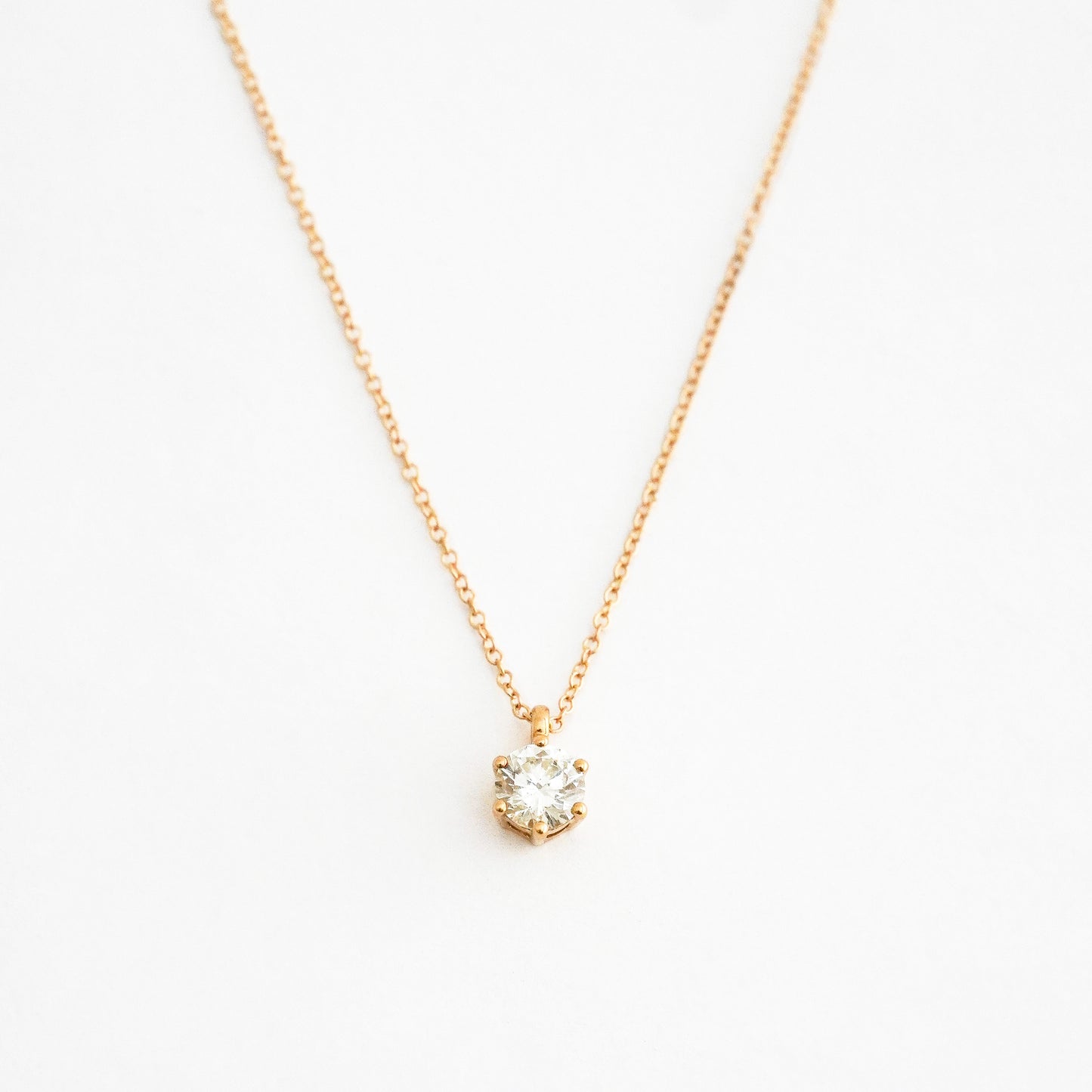 Collar con Diamante Natural 0.45 cts en Oro 18K
