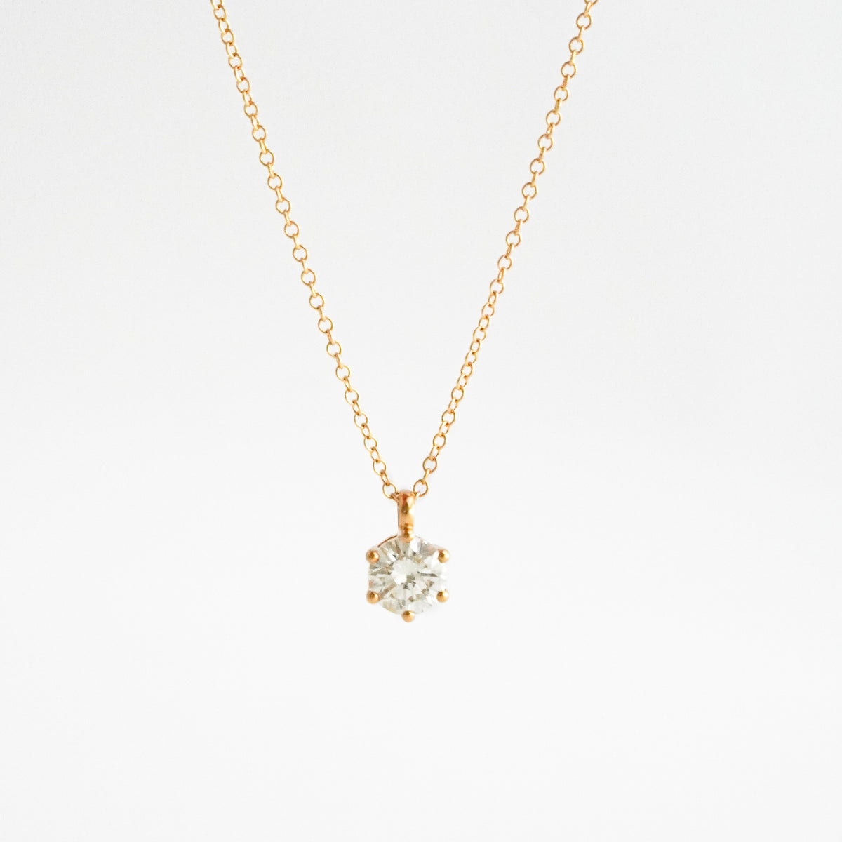 Collar con Diamante Natural 0.45 cts en Oro 18K