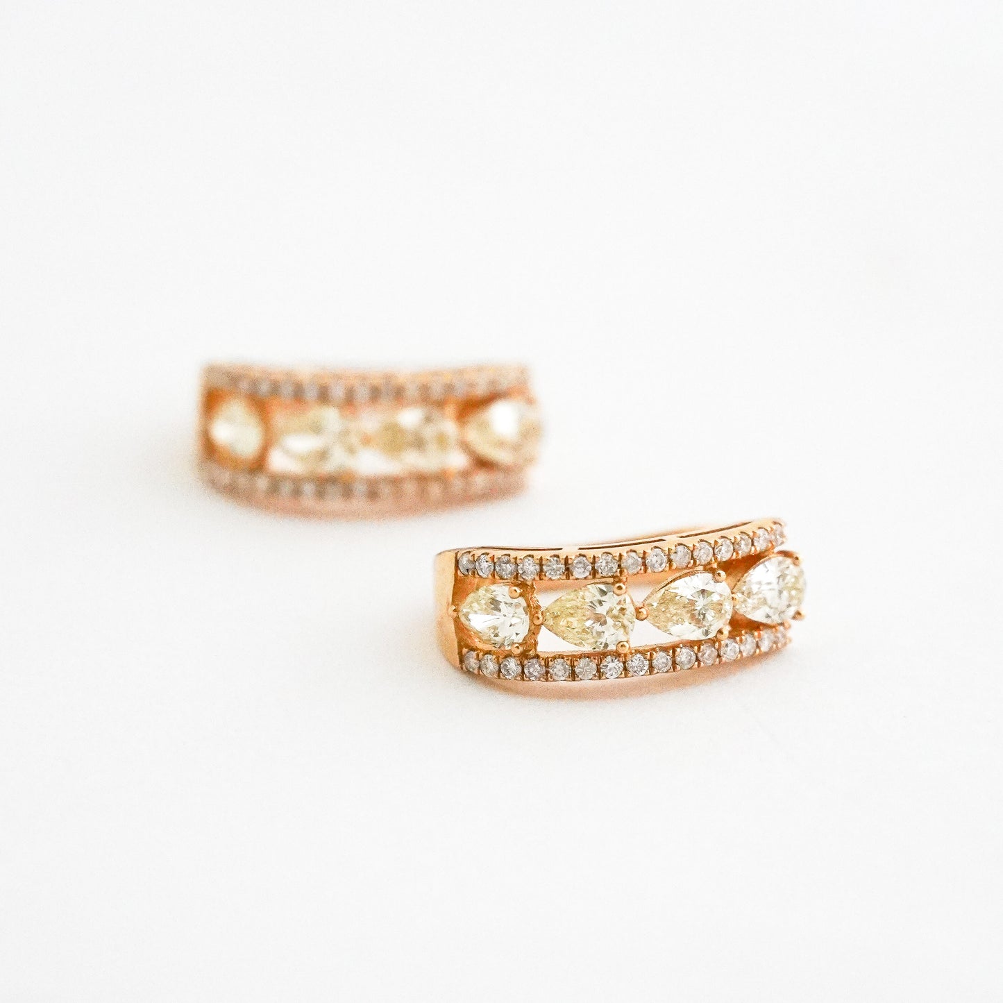 Argollas con Diamantes Pera Rivier en Oro 18K