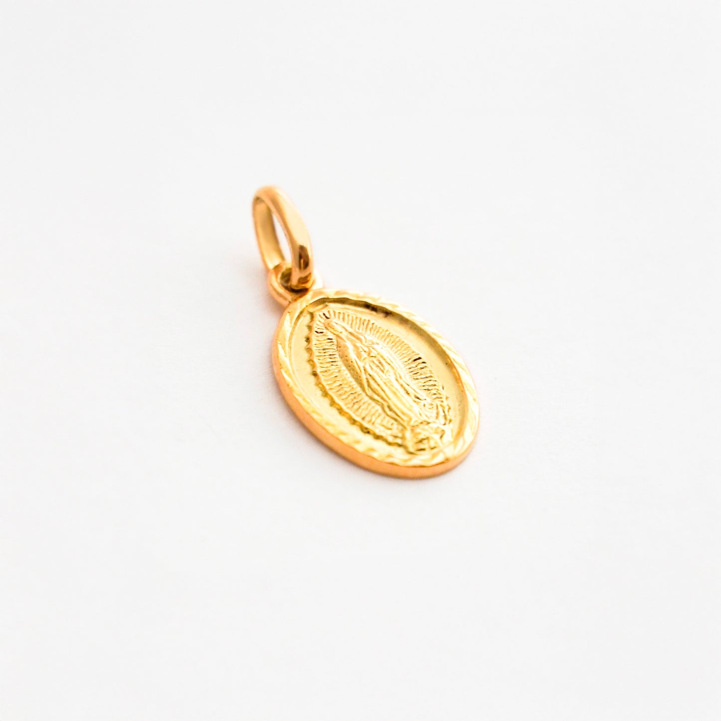 Medalla Virgen Guadalupe Resplandor Oro 18K