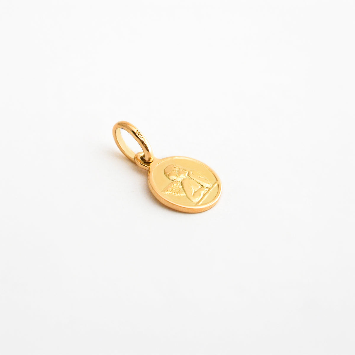 Dije Ángel Pensante Pequeño en Oro 18K