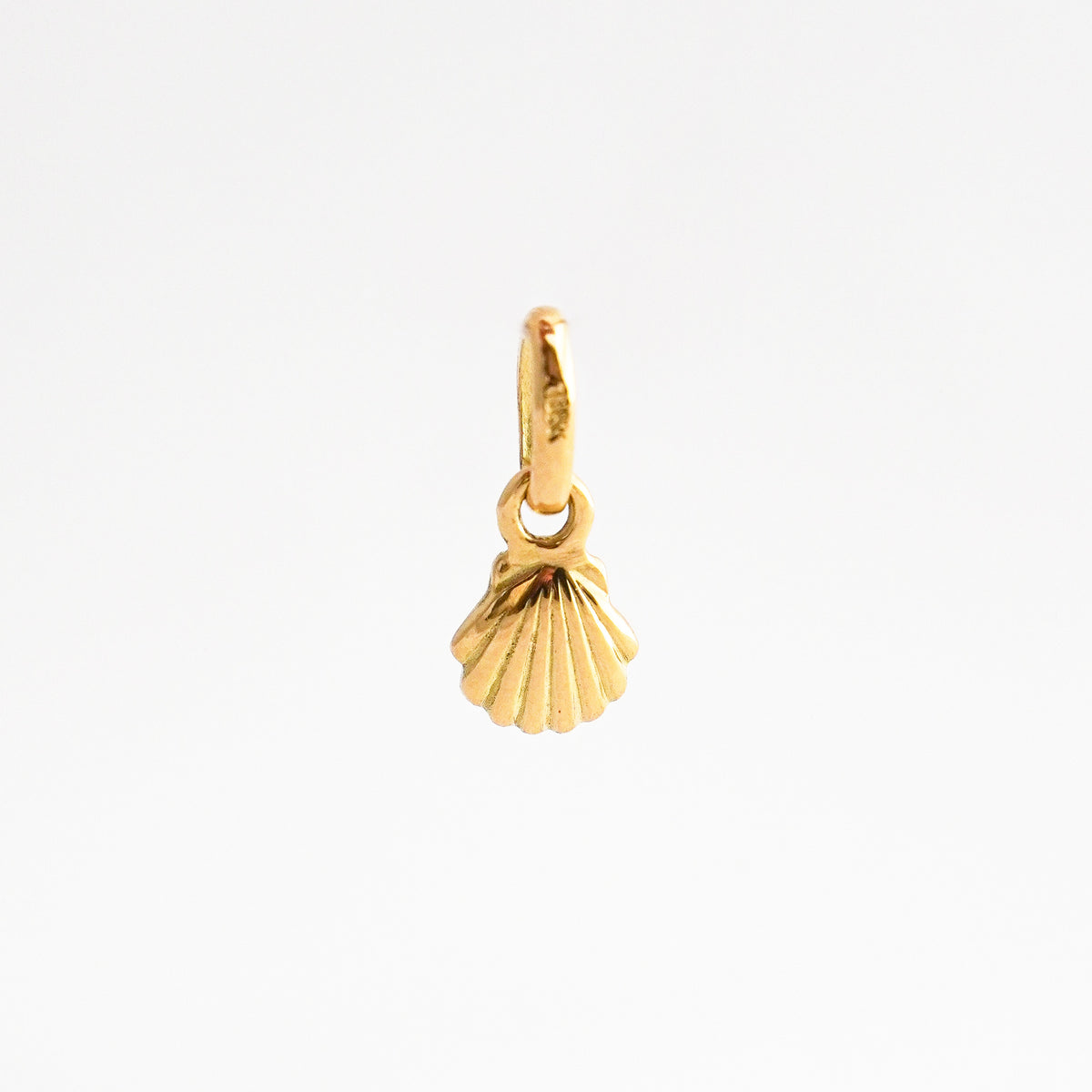 Dije Conchita Mini en Oro 18K