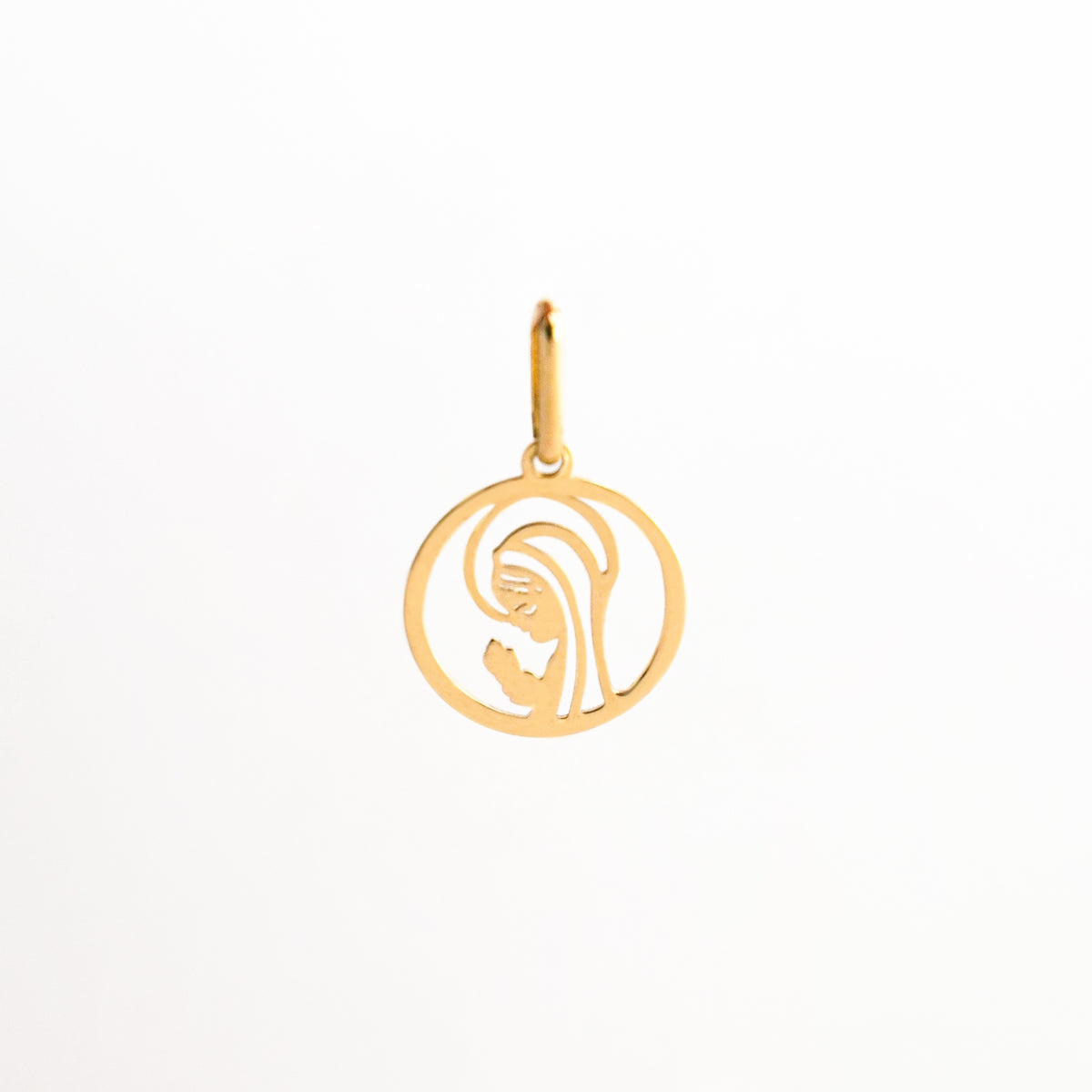 Dije Virgen en Oración Calada en Oro 18K
