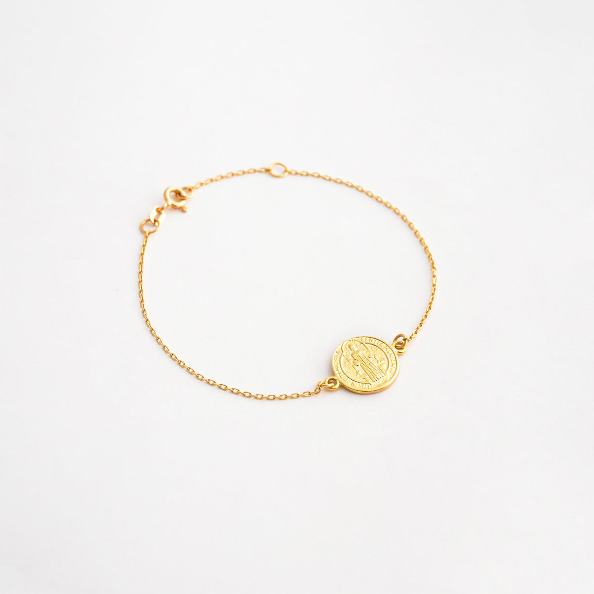 Pulsera San Benito Solitario en Oro 18K