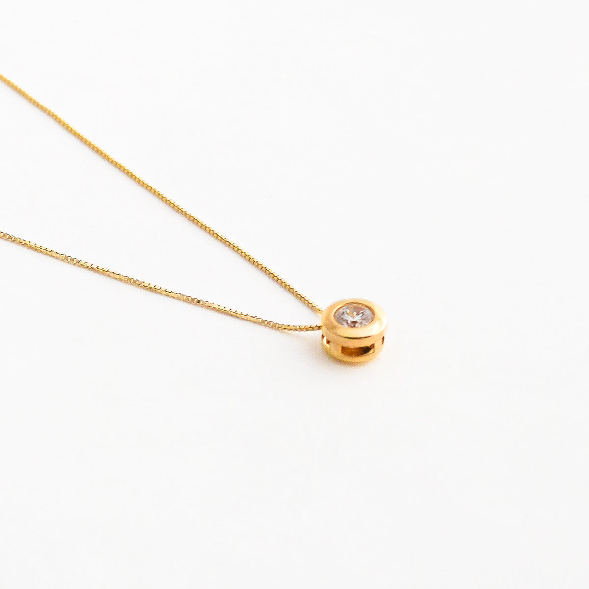 Collar Punto de Luz Regulable con Circonia en Oro 18K