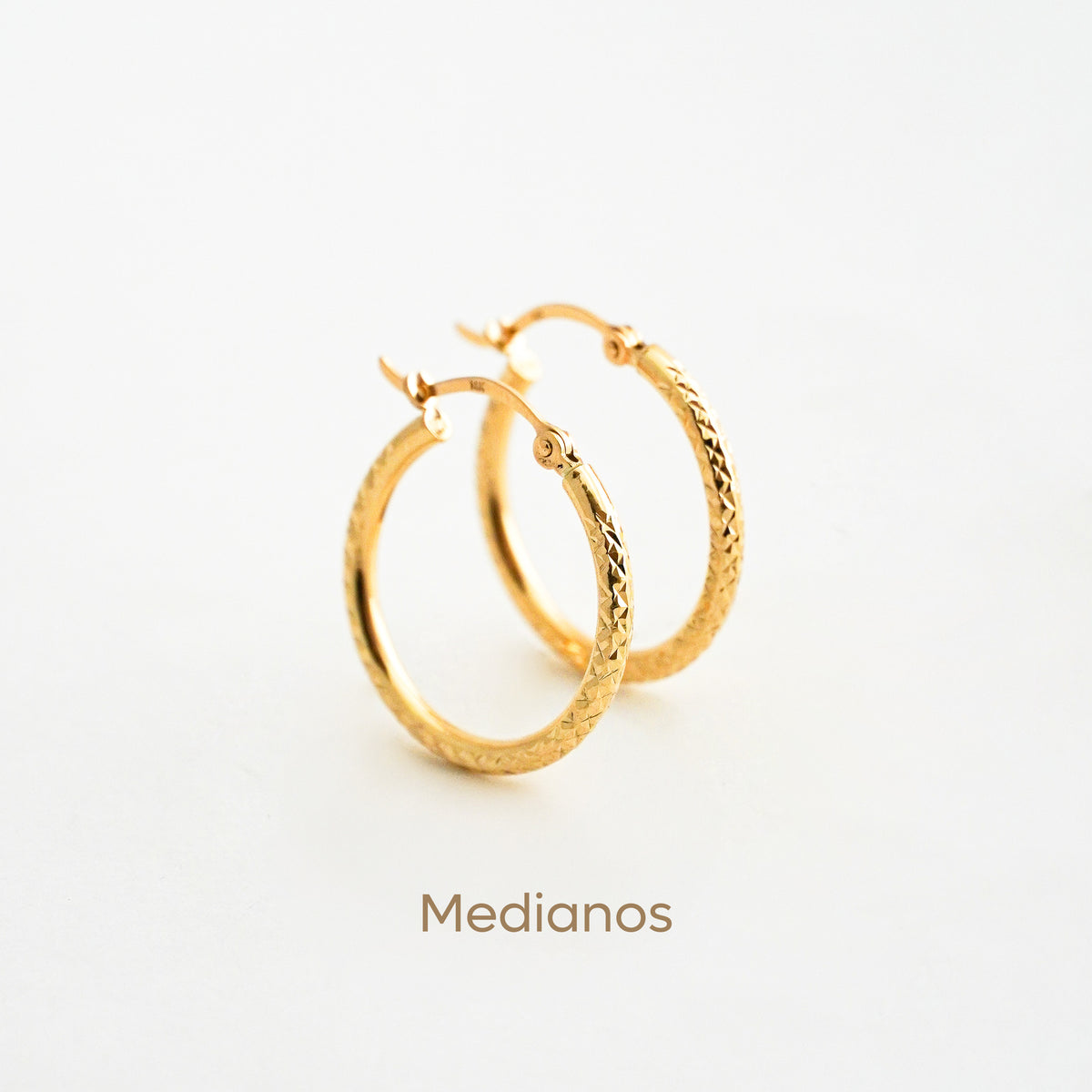 Argollas Tubulares Fine Brillantes en Oro 18K