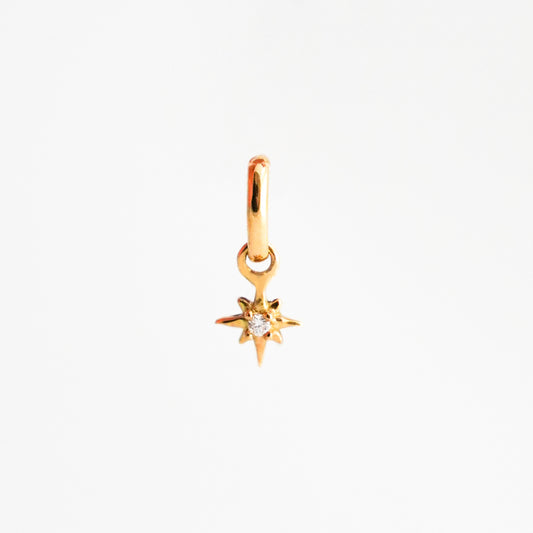 Dije Estrella del Norte Mini con Diamante Natural en Oro 18K