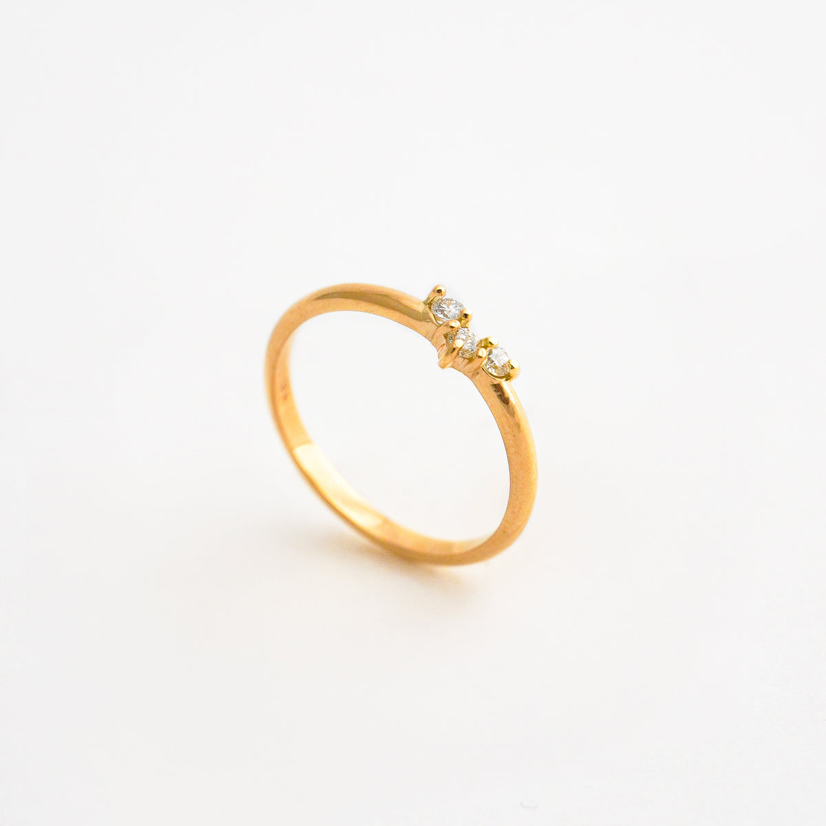 Anillo Trilogía de Amor con Diamantes Naturales en Oro 18K