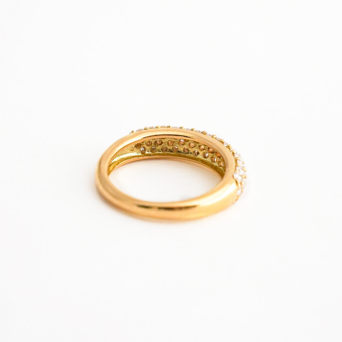 Anillo Cupula Bold con Diamantes Naturales en Oro 18K