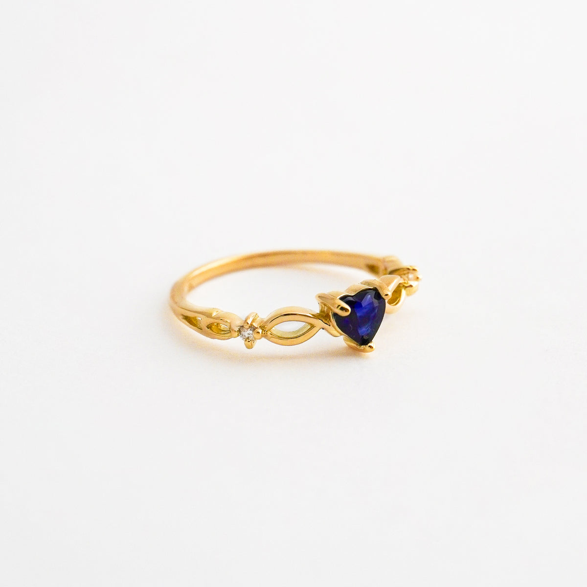 Anillo Amour Corazón en Oro 18K