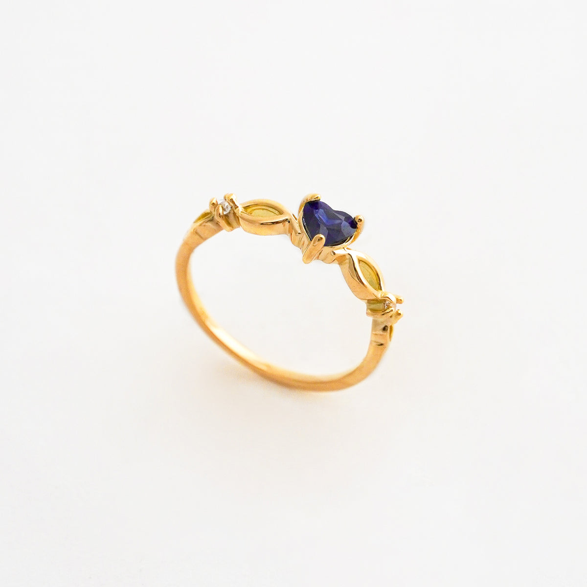 Anillo Amour Corazón en Oro 18K
