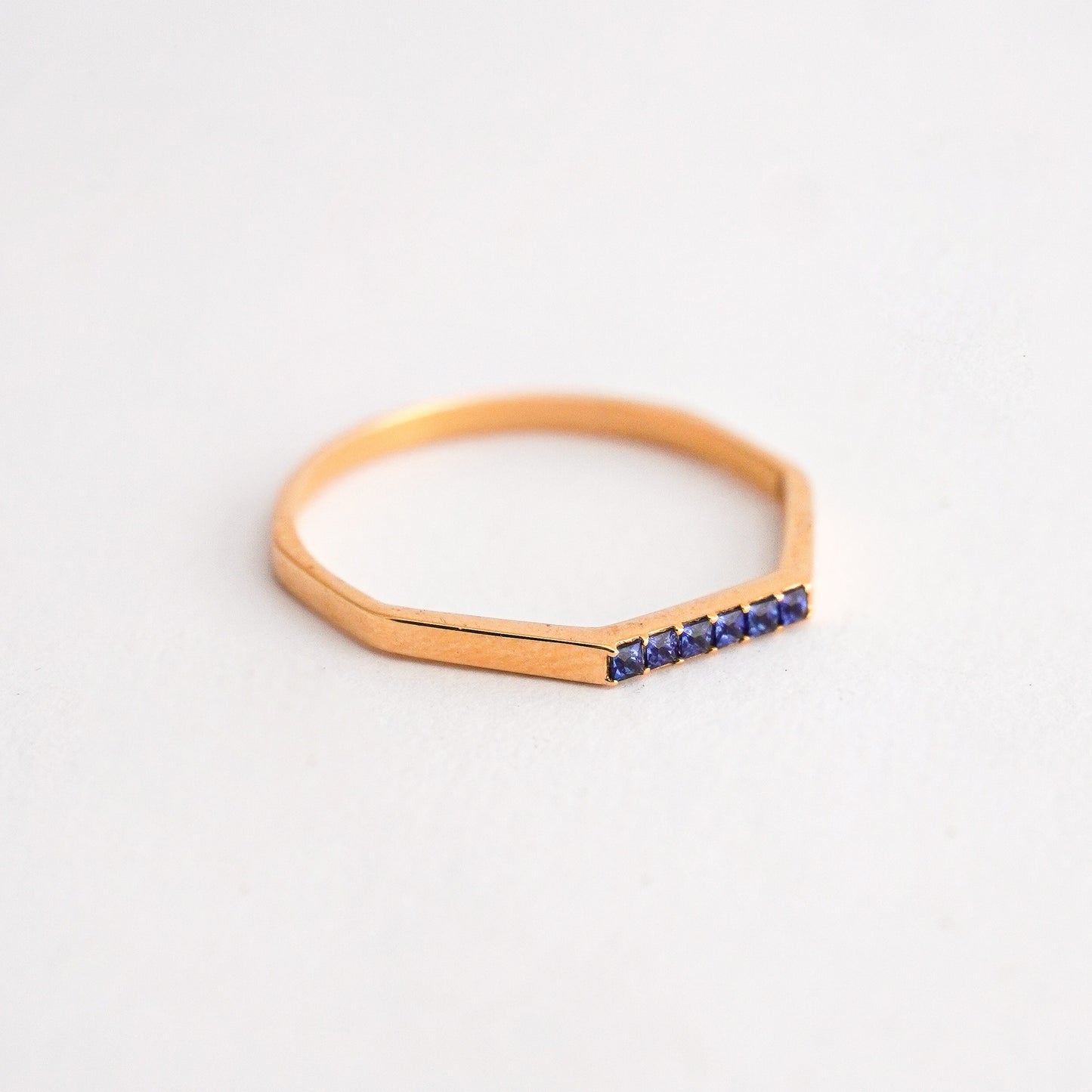 Anillo Octogonal Zafiro Azul en Oro 18K