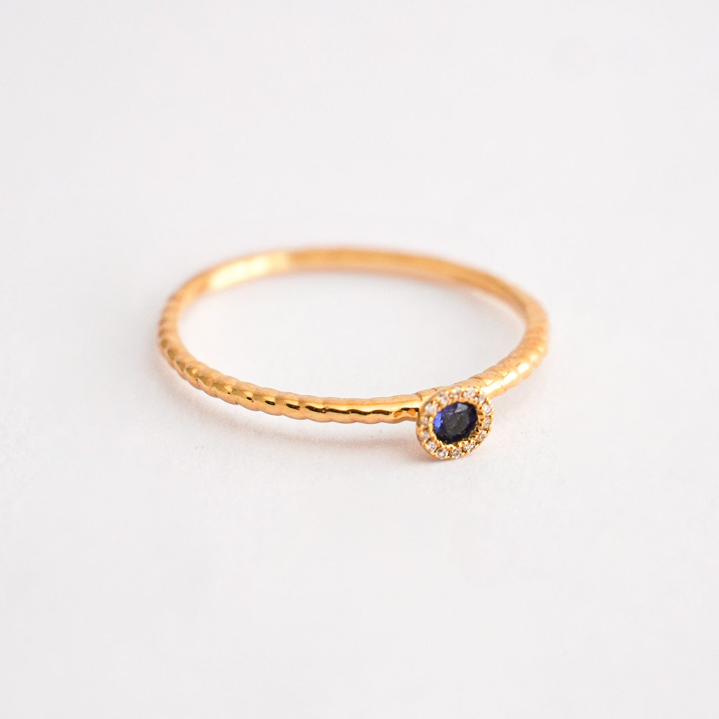 Anillo Ribe Imperial Zafiro redondo en Oro 18K