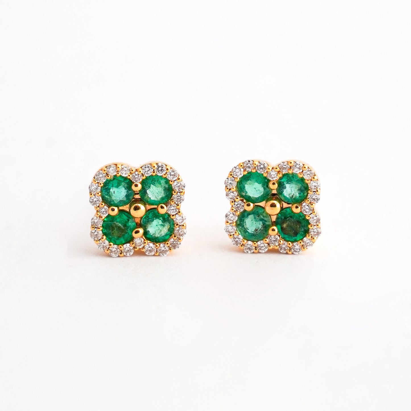 Aretes Trébol Esmeralda con Diamantes en Oro 18K