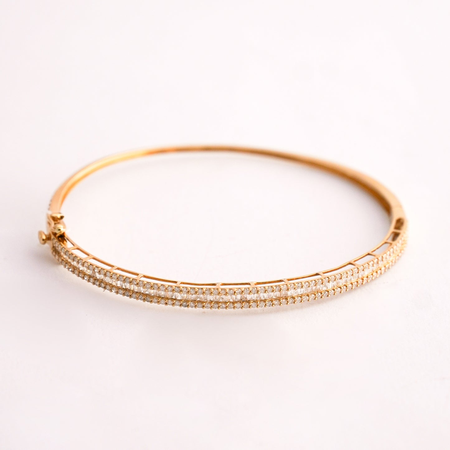 Bangle baguette en Oro18k con diamantes naturales