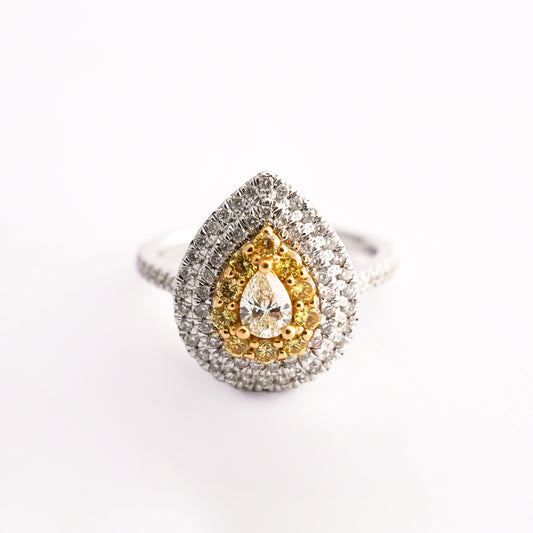 Anillo halo pera yellow diamond con diamantes naturales en Oro blanco 18k