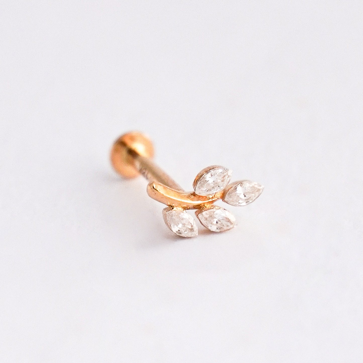 Piercing leaf en Oro18k con diamantes naturales