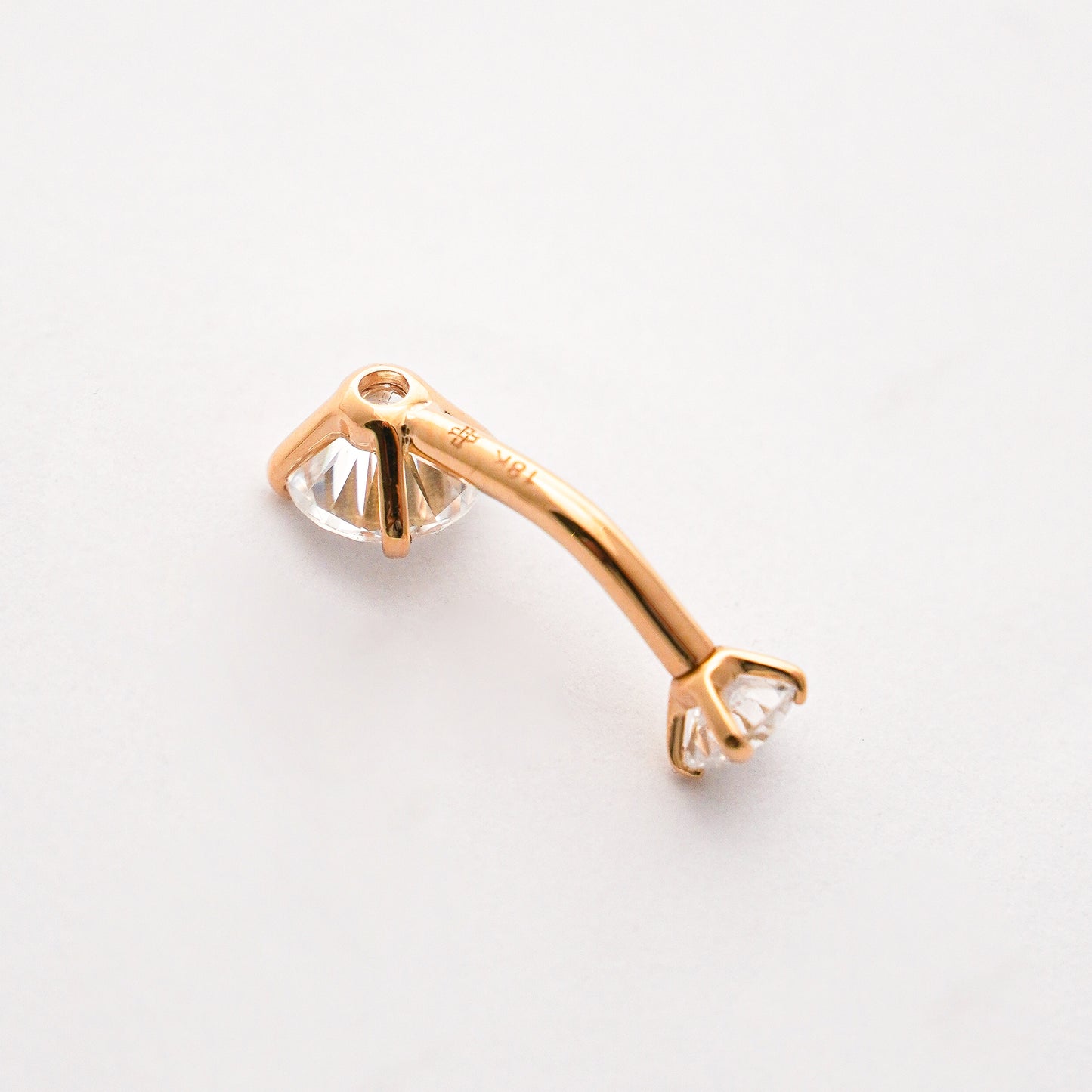 Piercing de ombligo con zirconia High Carbon en Oro18k