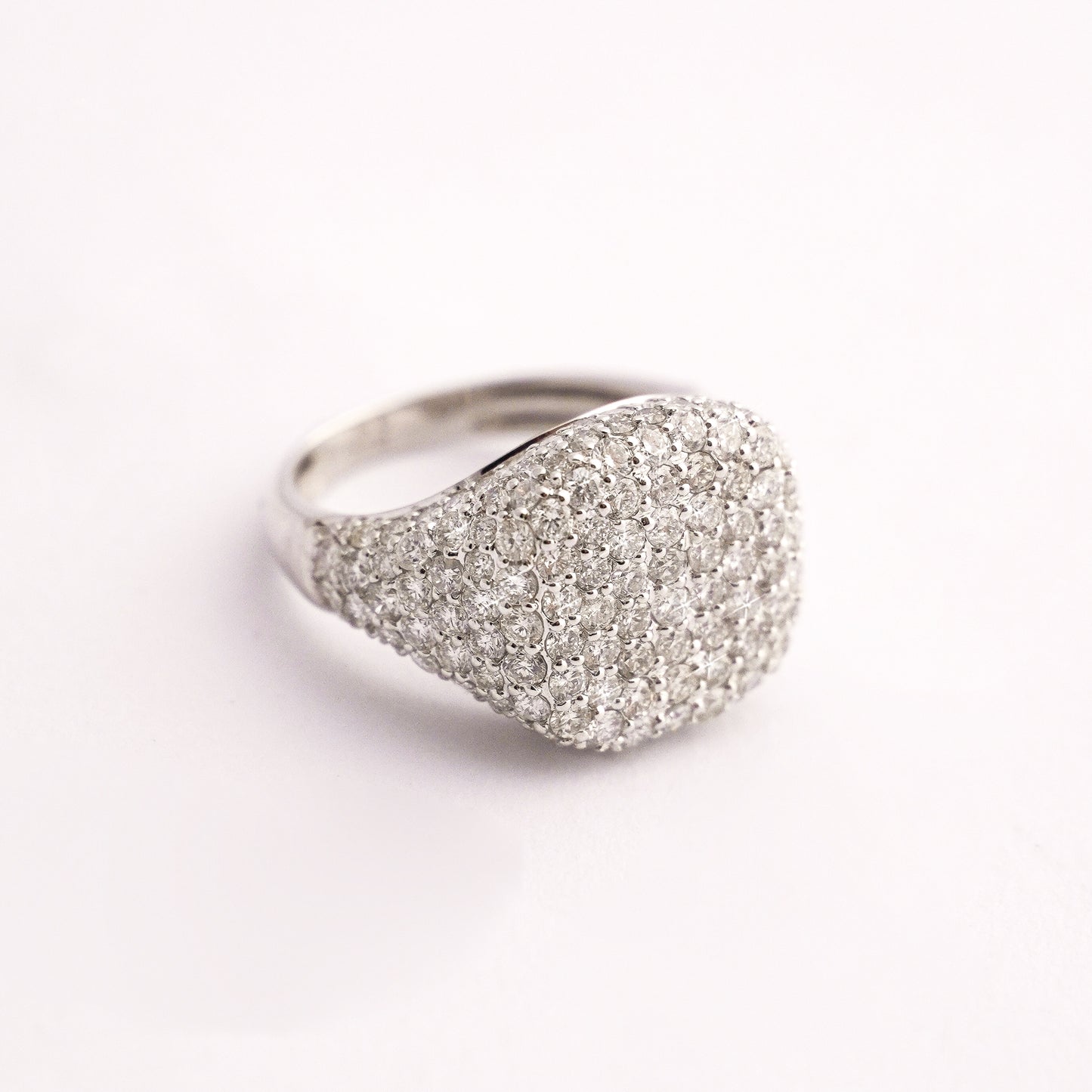 Anillo pinky full halo de diamantes 18K