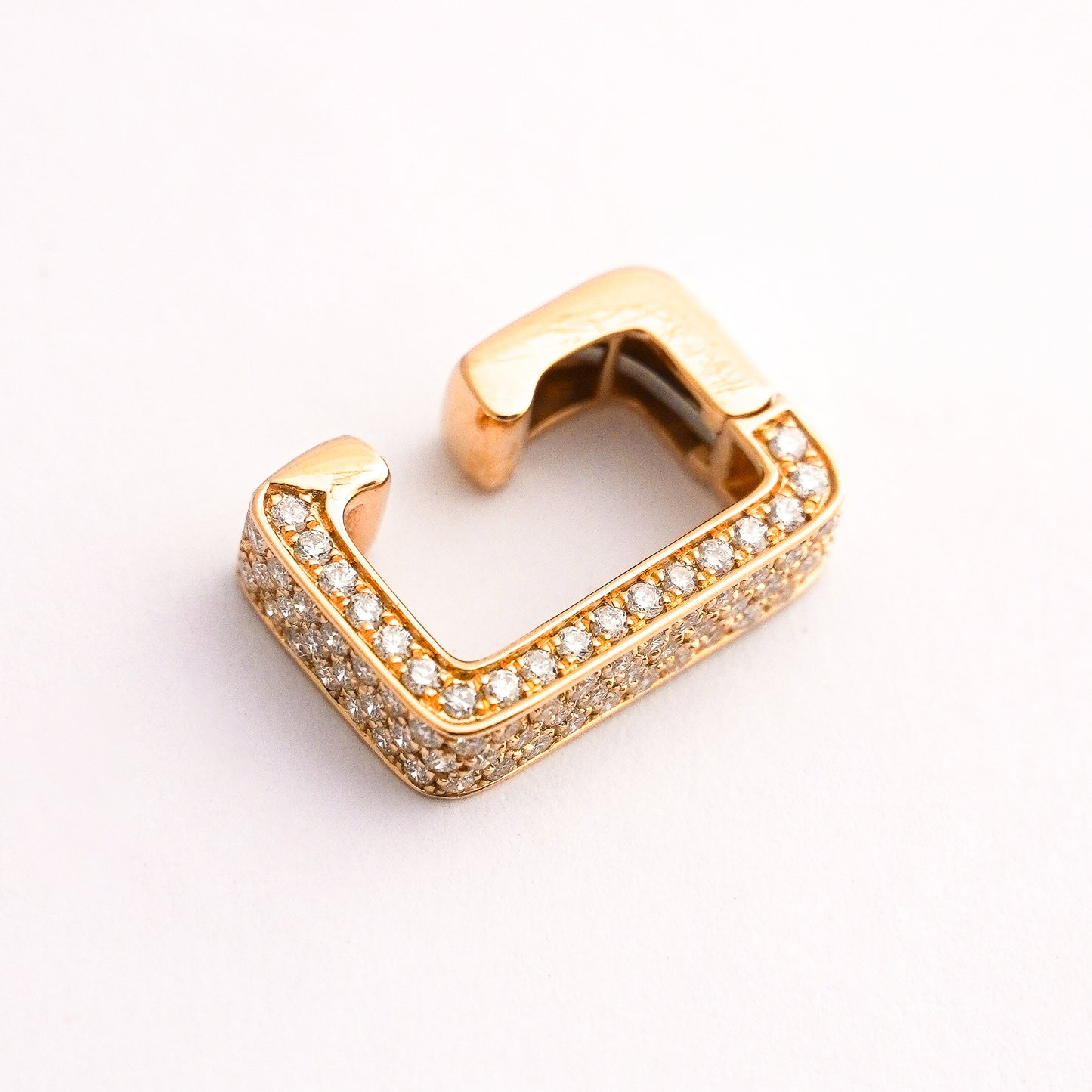 Ear cuff big box con diamantes naturales en Oro18k