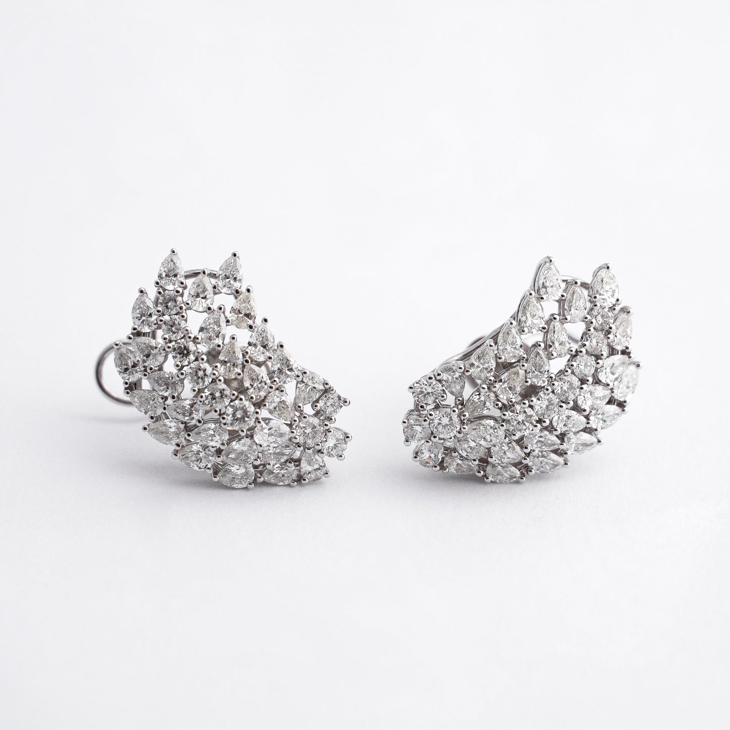 Aretes Lady Wings con diamantes naturales en Oro18k blanco