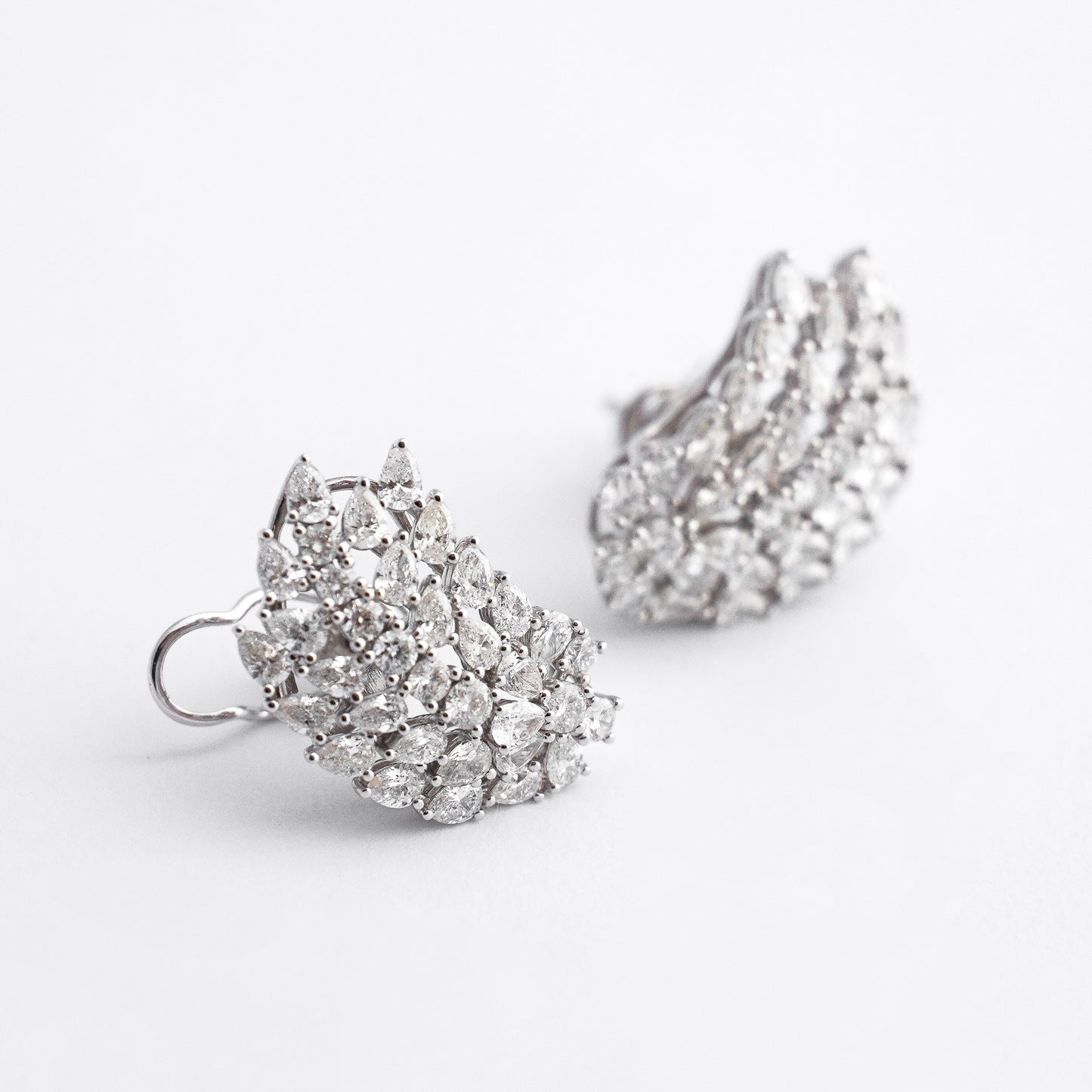 Aretes Lady Wings con diamantes naturales en Oro18k blanco