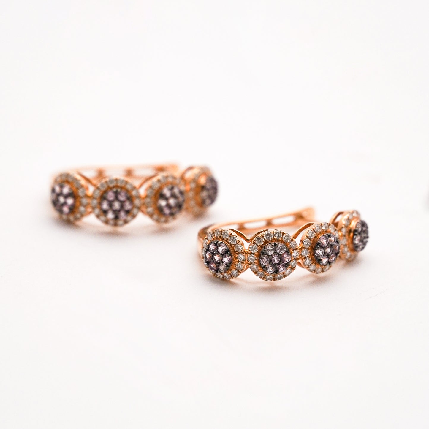 Argollas con zafiros y diamantes naturales en Oro18k naranja