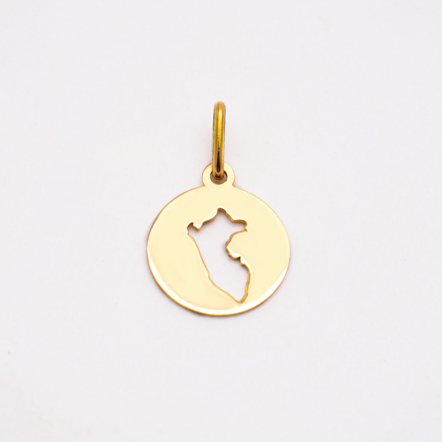 Dije mapa de perú redondo Oro18k