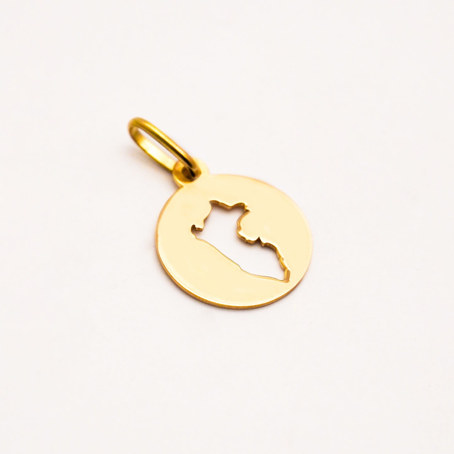 Dije mapa de perú redondo Oro18k