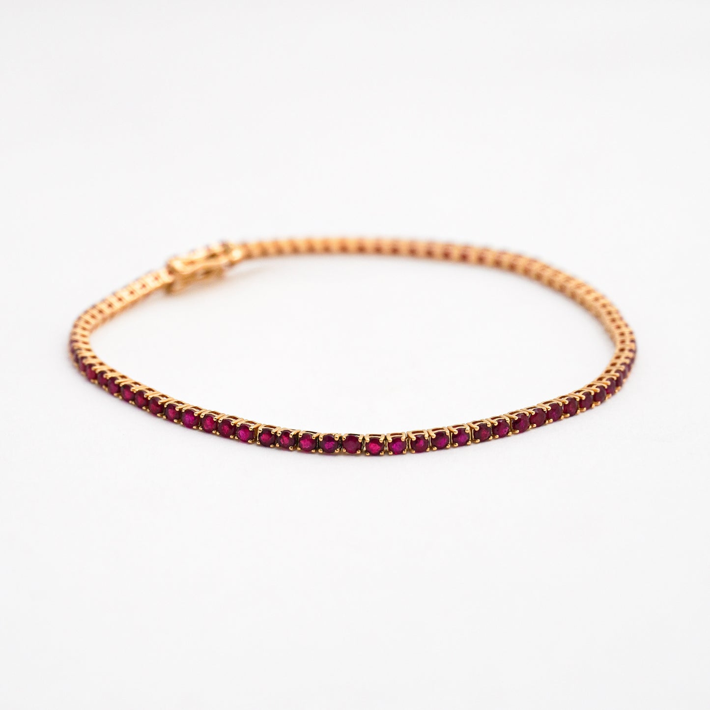 Tenis de rubí natural 3.75 cts en oro18k