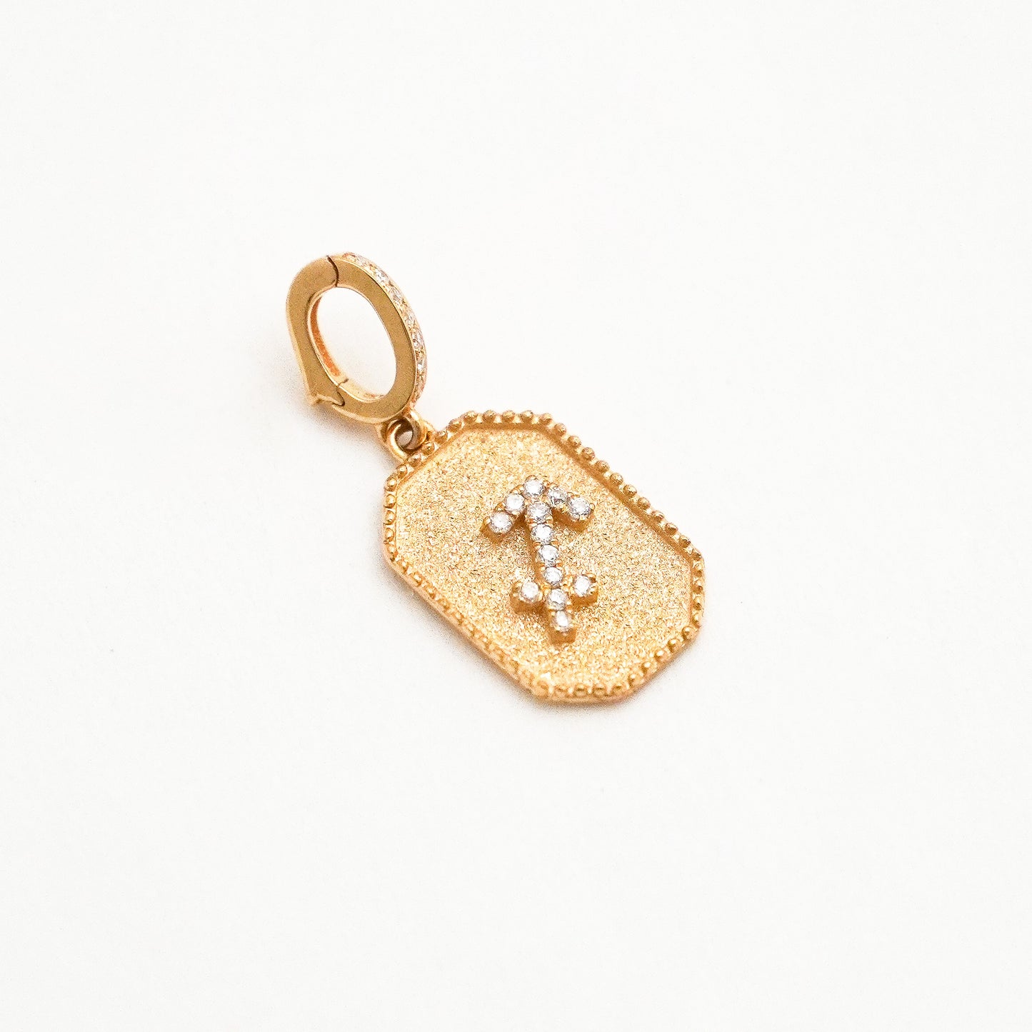 Dije Zodiacal Diamantes Sagitario Oro 18K
