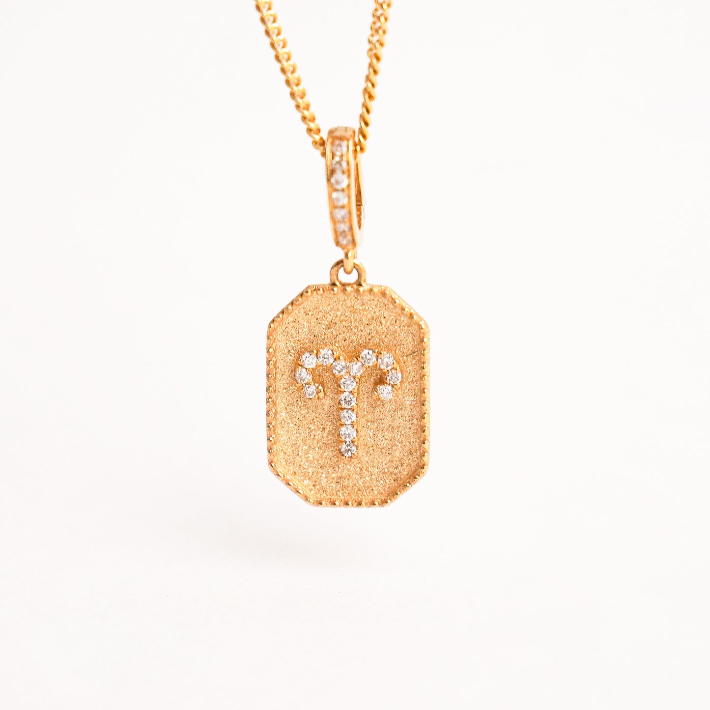 Dije Zodiacal Diamantes Aries Oro 18K