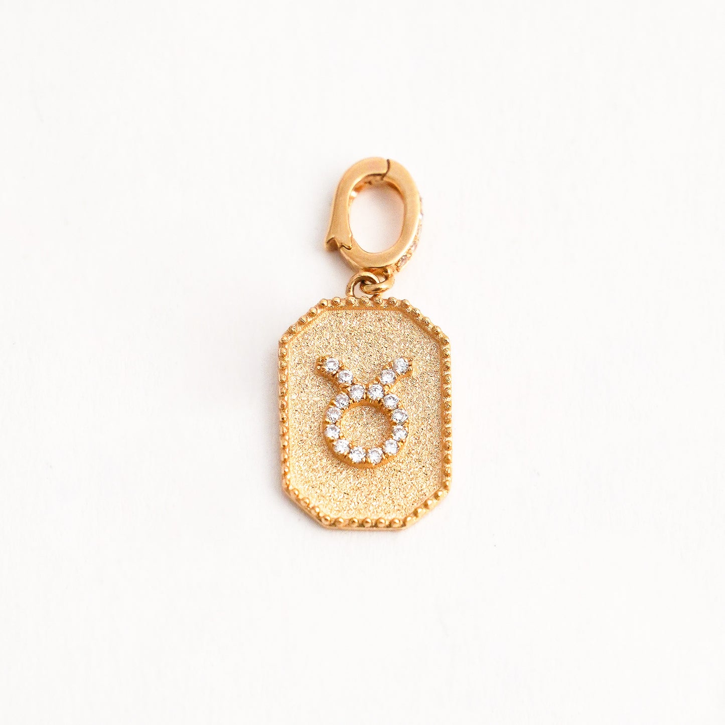 Dije Zodiacal Diamantes Tauro Oro 18K